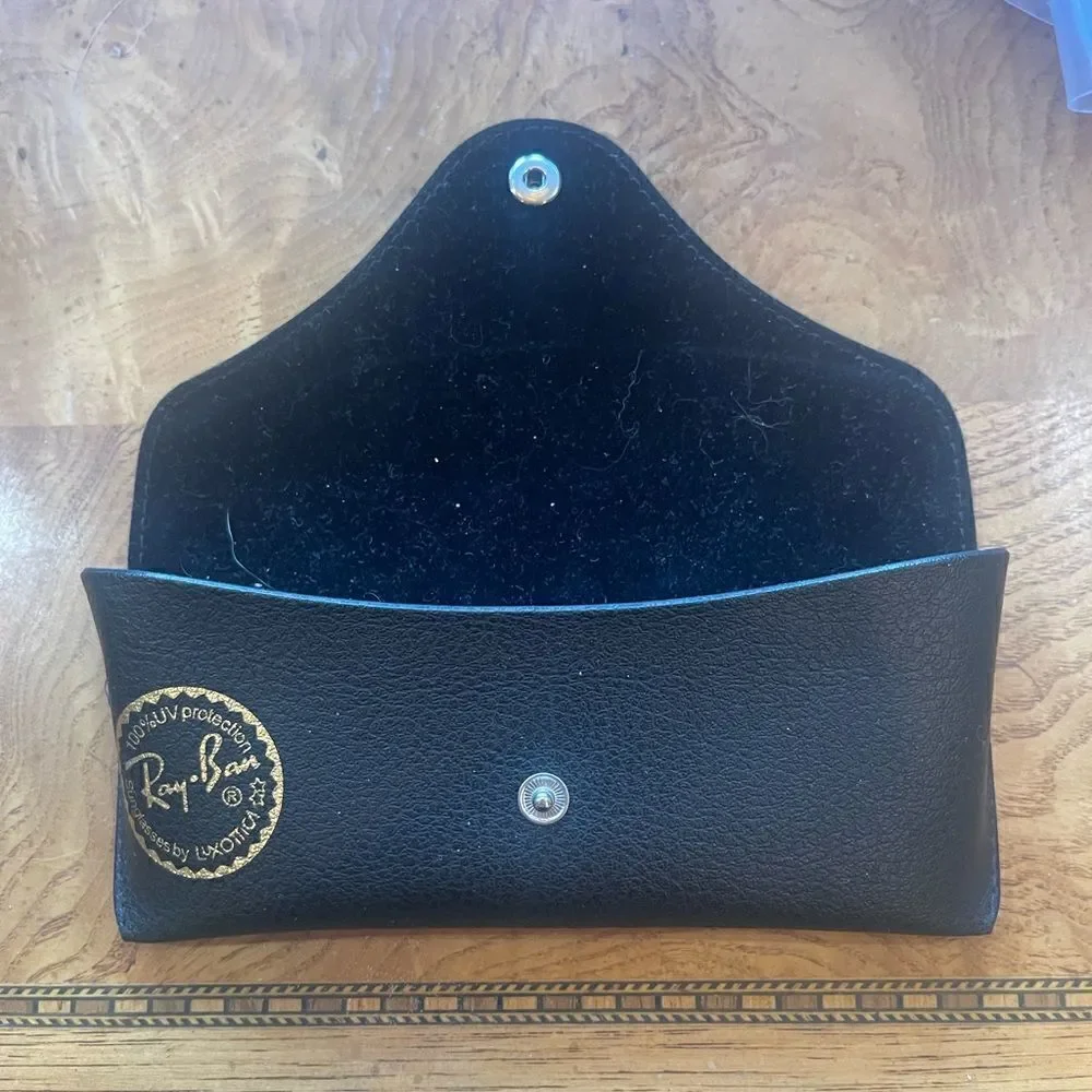 Original Raybans Sunglass or Glasses case!